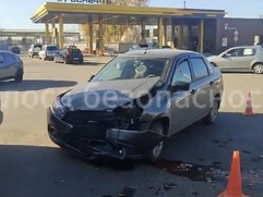 ДТП у заправки в Тамбове: столкновение двух импортных автомобилей, пострадал водитель Lada Granta